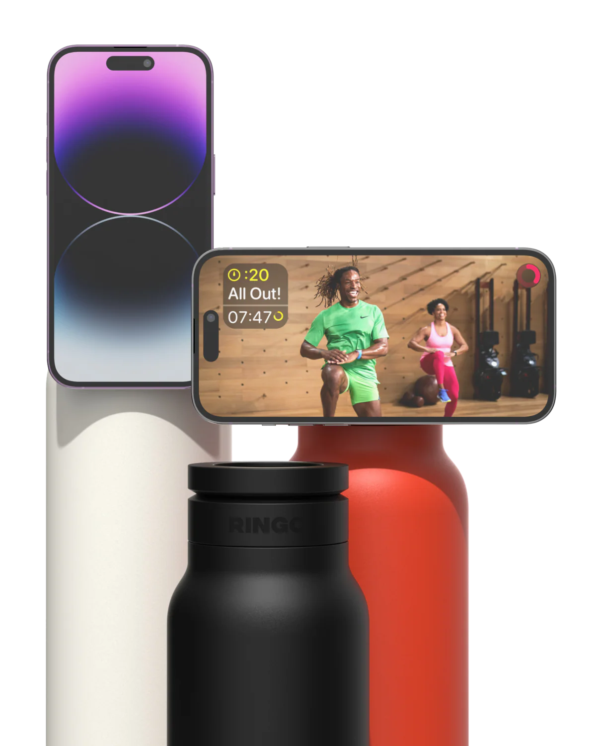 Plusieurs téléphones fixés sur des gourdes Ringo Pro dans différents lieux